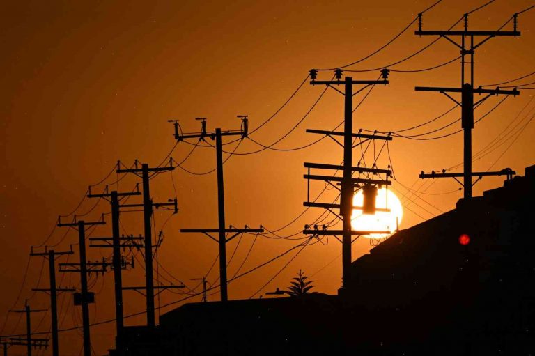 How our power grid is working during a heat wave
